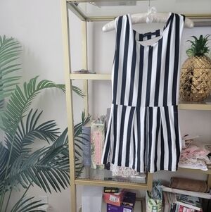 Like New Zanzea Black and White Peplum Sleeveless Blouse - Women's Size Small